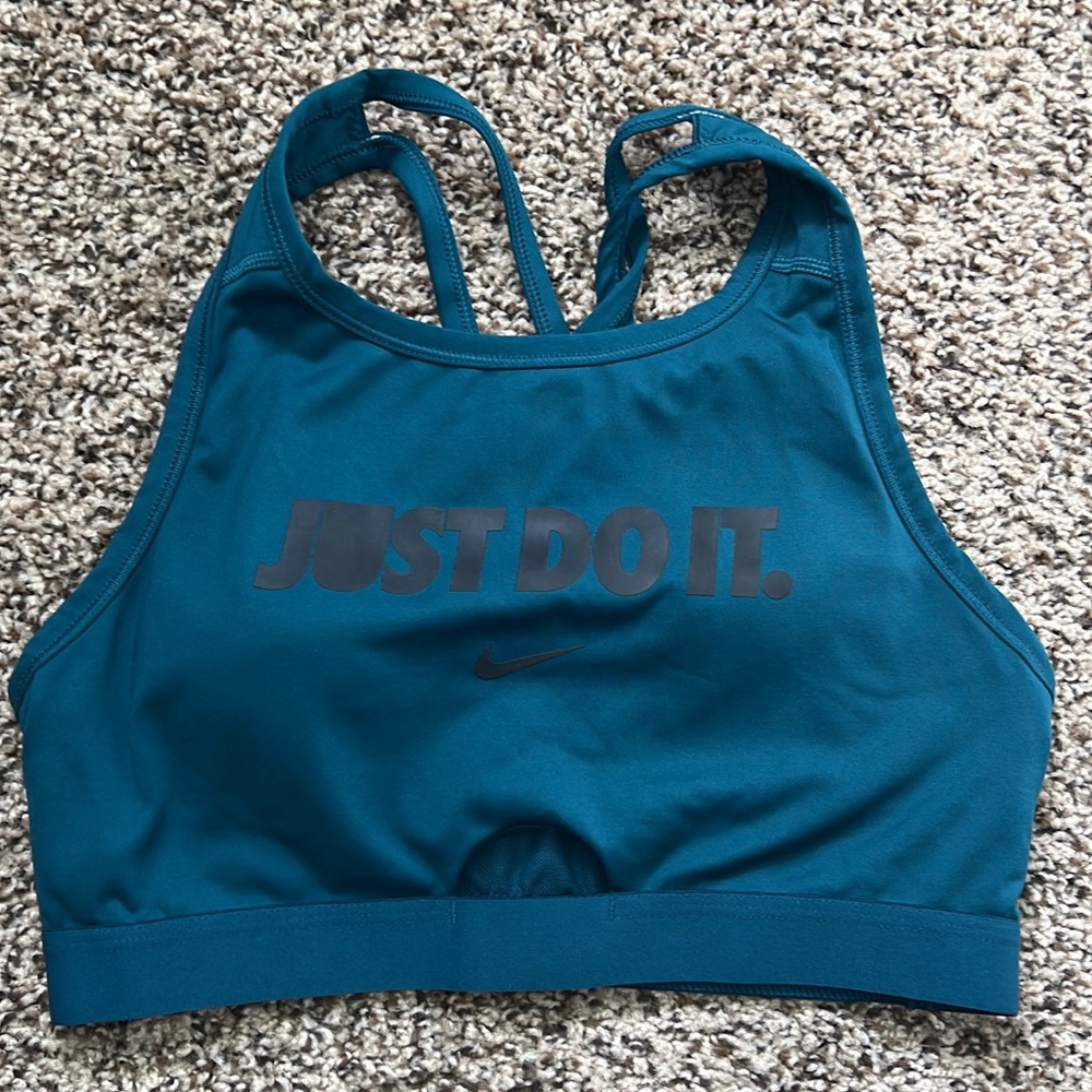Nike High neck sports bra size large